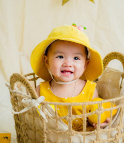 Sunny Outdoor Picnic Set Yellow